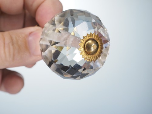 VINTAGE FACETED CRYSTAL DRAWER/CABINET KNOBS, Art project - Picture 4 of 12