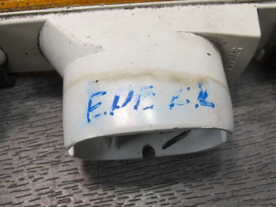 JUEGO DE 2 LUCES MARCADORAS DELANTERAS IZQUIERDA Y DERECHA PORSCHE 928 S 1978-1986 Foto 3 de 4