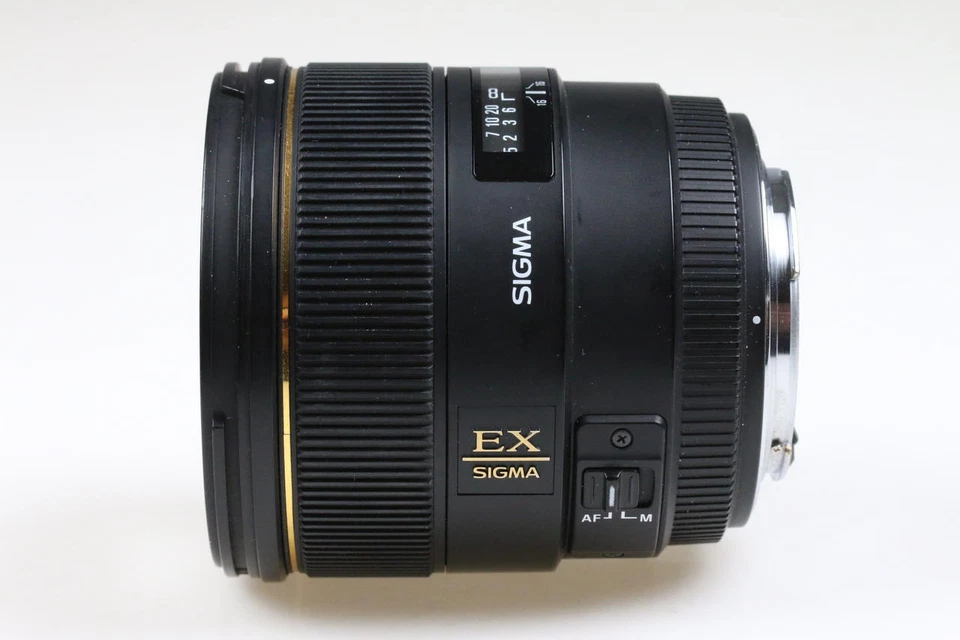 SIGMA 85mm f/1,4 EX DG HSM für Canon EF - SNr: 13584347 - Bild 2 von 4