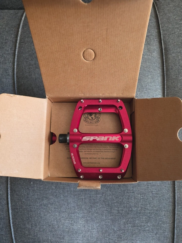 Cuchara de nalgadas 100 pedales de plataforma 9/16" cuerpo cóncavo de aleación pasadores reemplazables rojo Foto 2 de 2