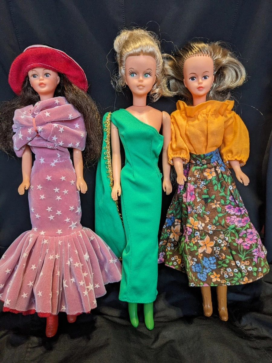 Poupée Tressy Bella Années 70 Avec Garde-robe - Mini Mannequin 30 Cm