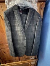 Men’s Grey Chequered Slim Fit Suit