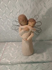 Willow Tree Angel's Embrace Susan Lordi 2002 - Angel Holding Child
