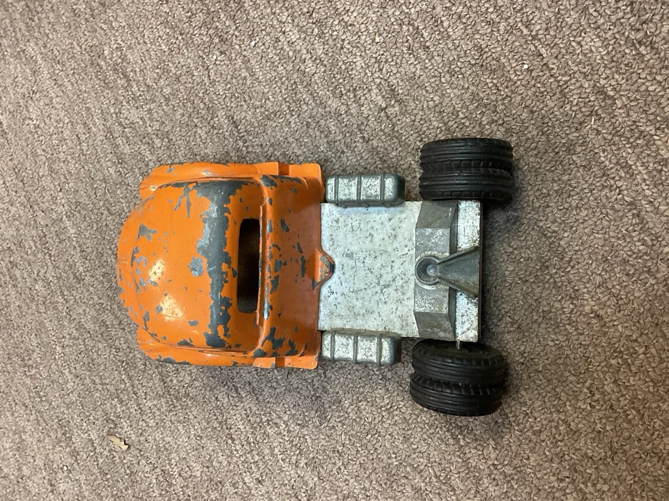 Vintage 1950’s Hubley Log Truck Semi Tractor Trailer Orange - Image 4 of 4