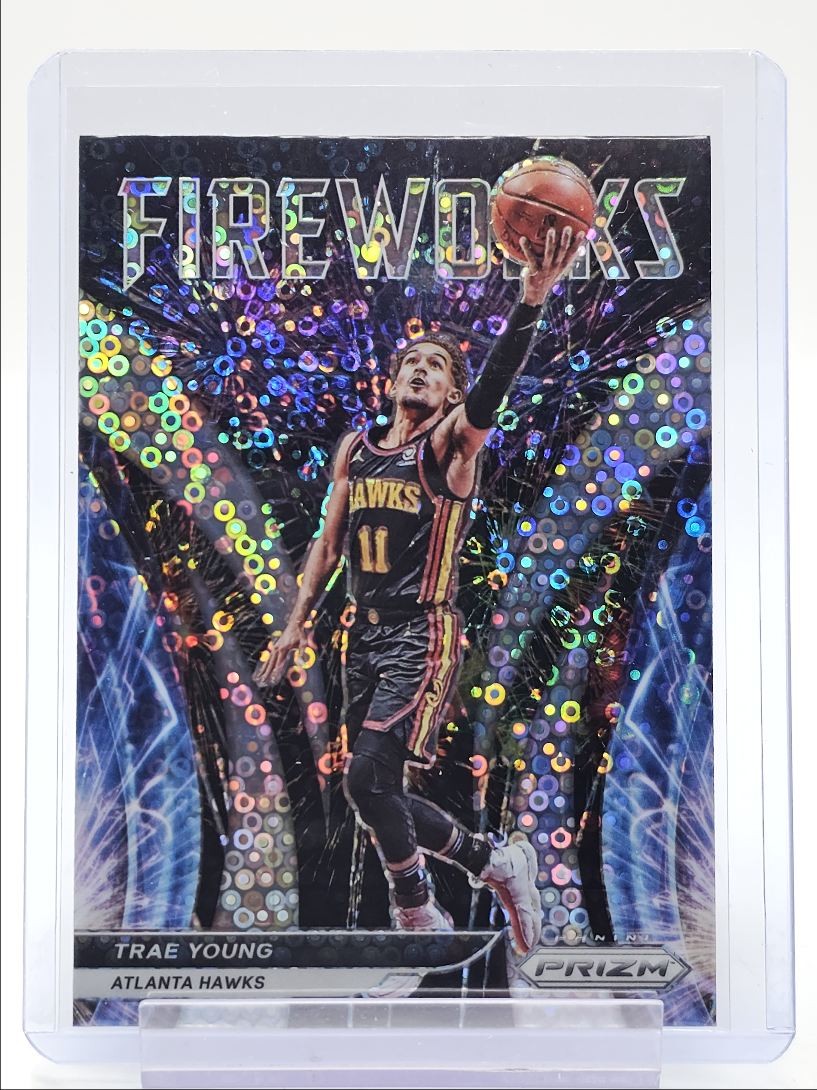 TRAE YOUNG 2021-22 PANINI PRIZM FIREWORKS FAST BREAK HAWKS #25 Q4588
