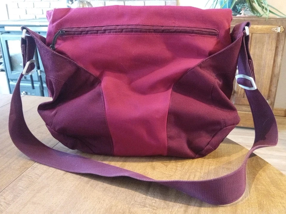 Гибридная транспортная сумка-мессенджер Keen Irvington бордовая магнитная большая - Изображение 3 из 4