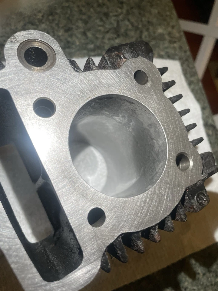 Honda C70 1981 bloque - 12101-087-010 Foto 3 de 4