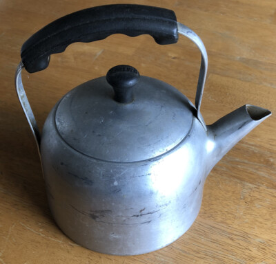Vintage Wear Ever Aluminum Teapot Kettle w/Lid 3052 USA Bakelite Handle Decor