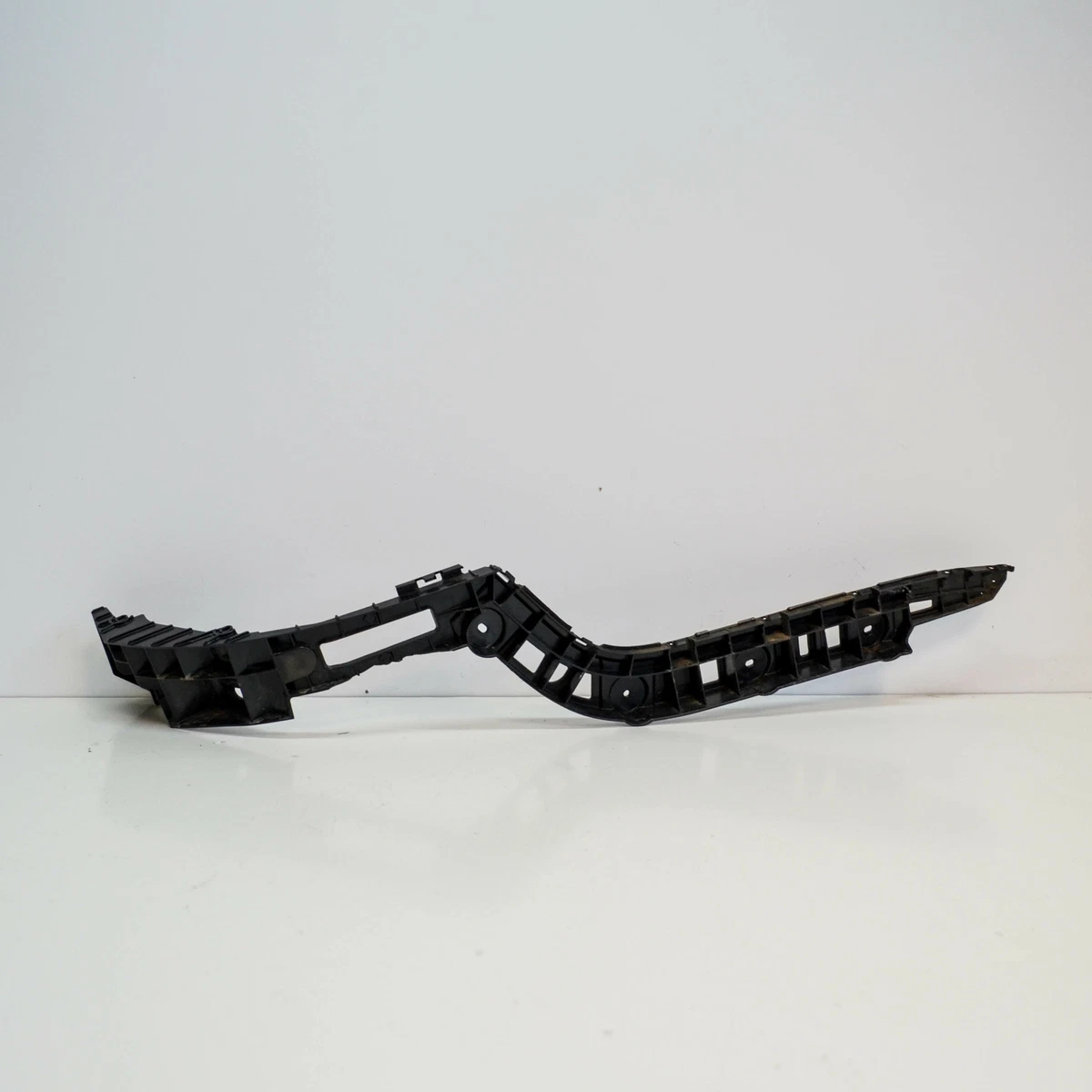 VW PASSAT Variant B7 2011 Rear Right Bumper Bracket 3AF807394 