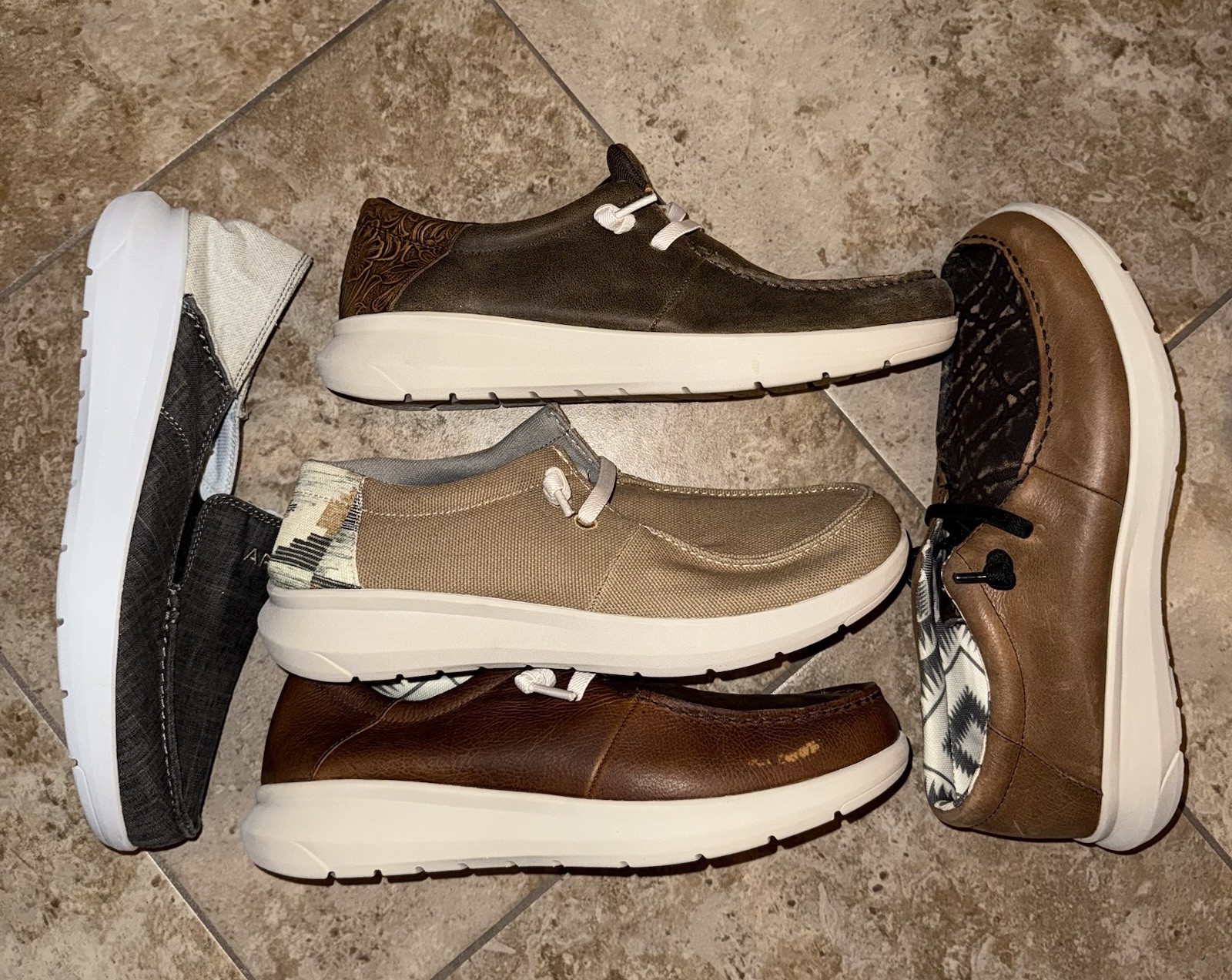 SAOLA (SOLO SCARPA DESTRA) TAGLIA 10D ARIAT HILO MARRONE SLIDE AMPUTATO CAMPIONE LOTTO DI 5 UOMO