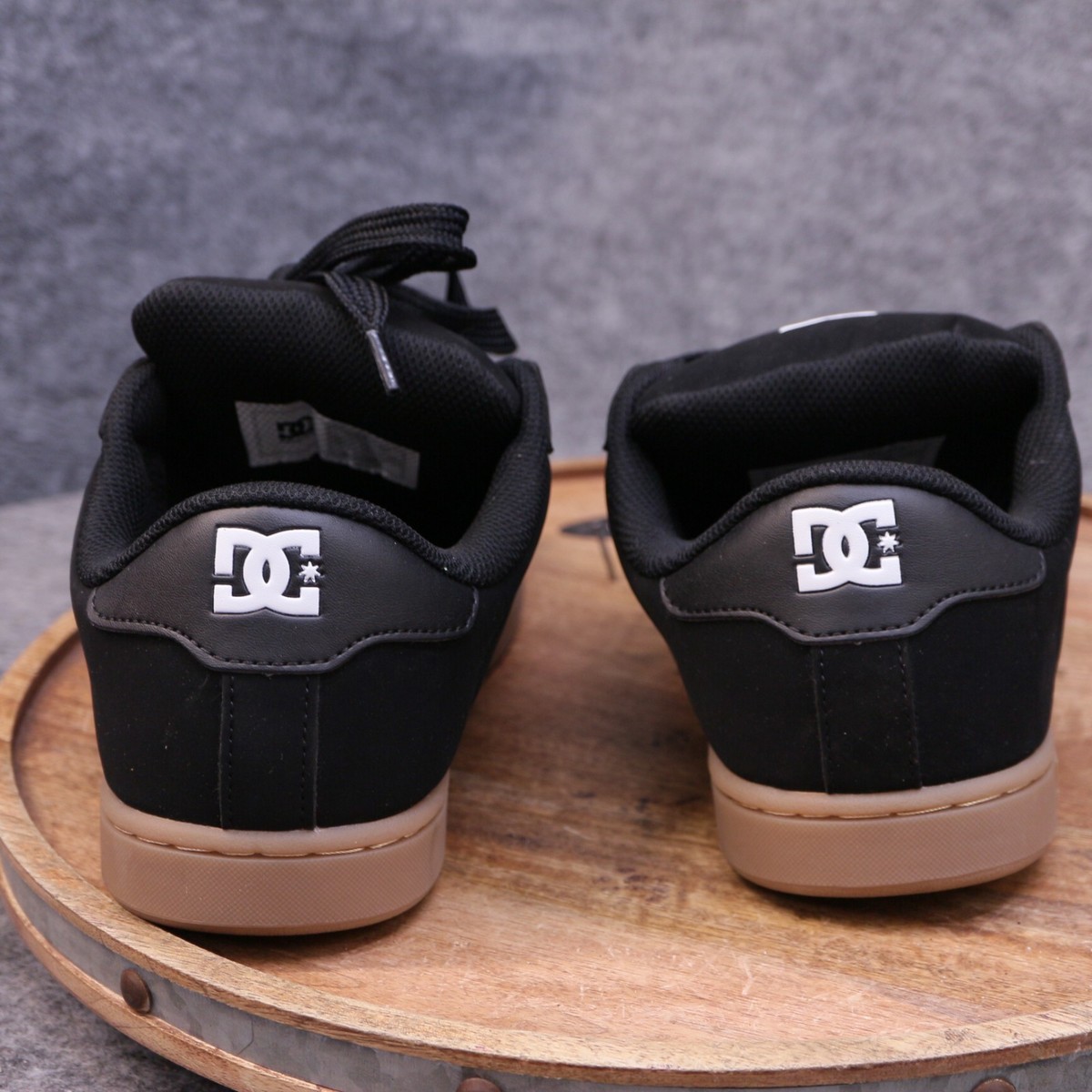 DC Striker 2XL Mens Size 9.5 Skate Shoes Black White Gum Chunky