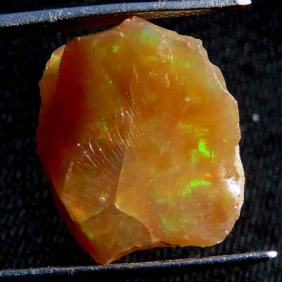 16.45 Cts Natürlicher Äthiopischer Opal Roh, Unverarbeitet, 14x17x13 mm, YU216