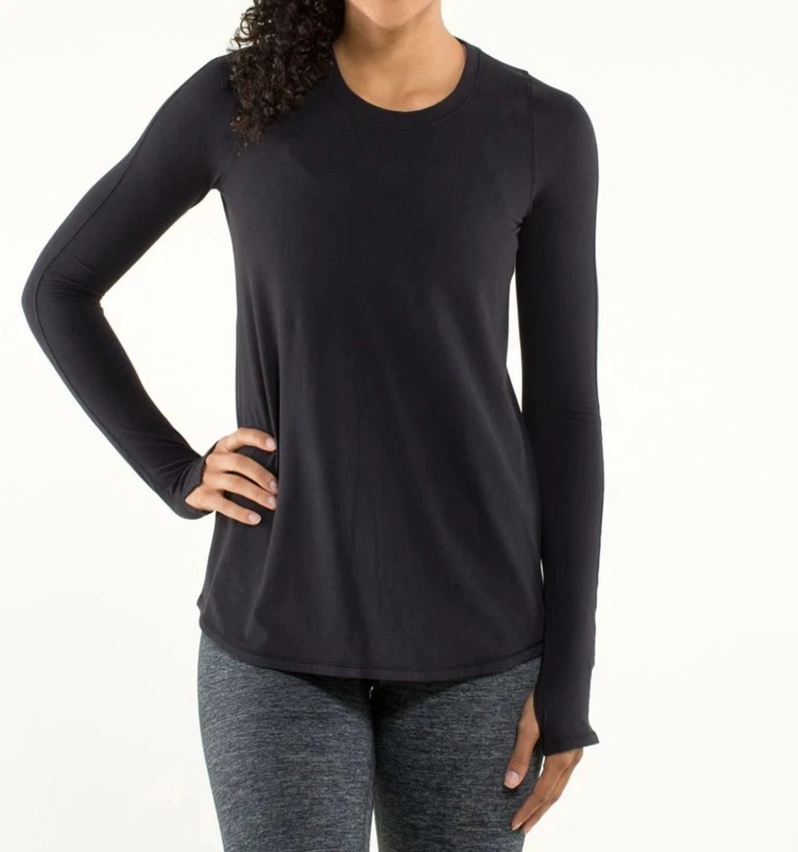 Top LULULEMON Talla 6 Negro Tuck And Flow Manga Larga $78 Foto 2 de 4