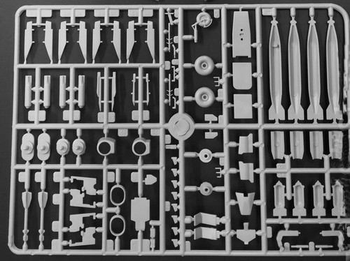 1/72 Attack Aircraft Suchoj Su-25 (Frogfoot) MSD 7243 Kit Modelo Plástico - Imagen 4 de 18