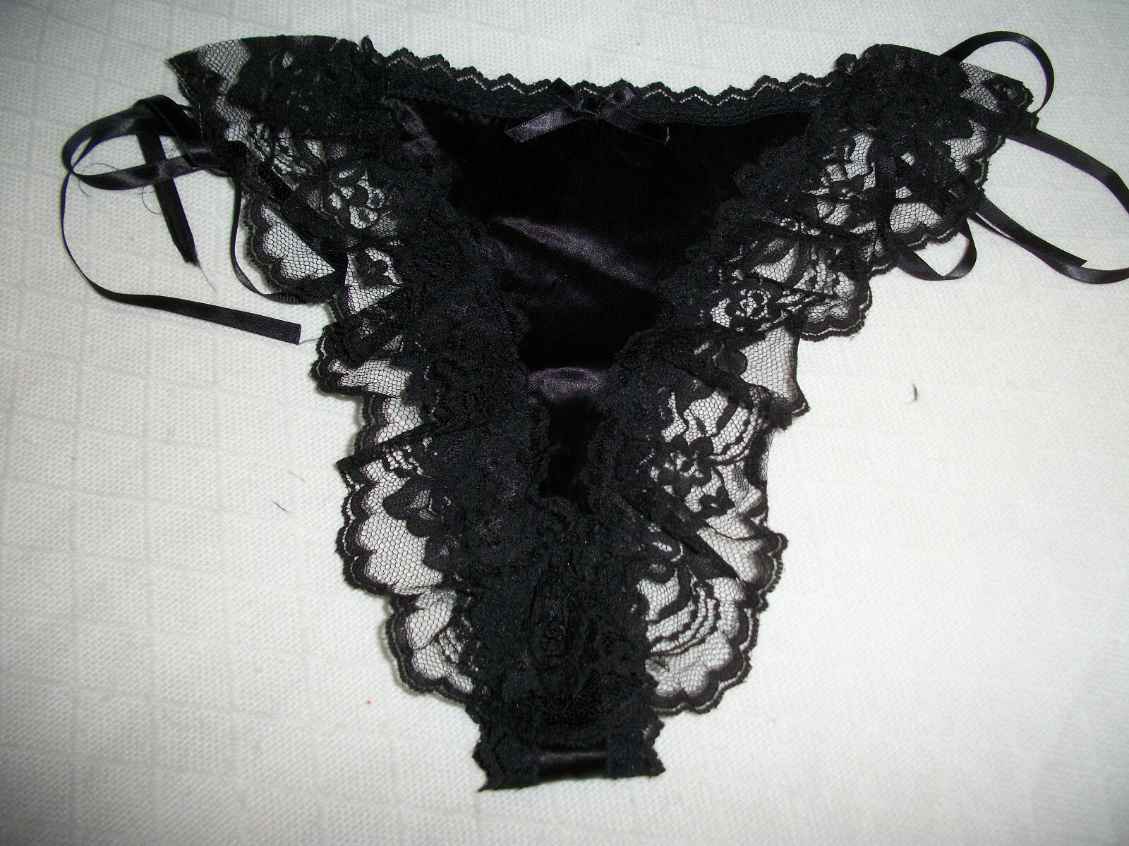 LADIES SEXY THONG LACE TIES BRIEF PANTY ONE SIZE BY FREDERICKS OF HOLLYWOOD NWOT