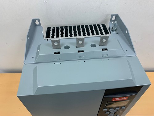 Danfoss 175G5533 55kW (75HP) Electric motor VLT Soft Starter 3 phase 400V MCD5 - Picture 3 of 12