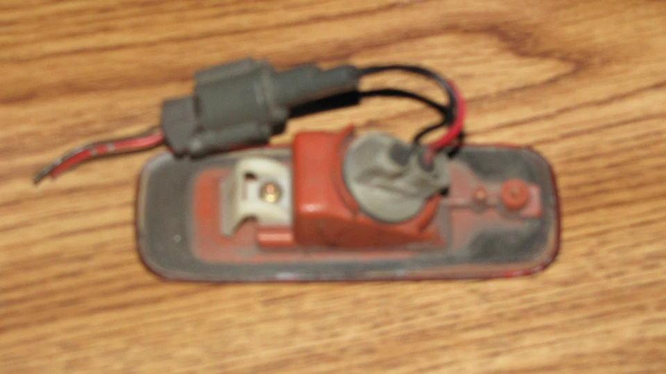 89-94 尼桑 240SX 前侧标记灯右手原始设备制造商乘客 — 第 2/3 张图片