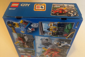 New LEGO City Police Tow Truck Trouble 60137 set BANK VAULT HEIST COPS & ROBBERS