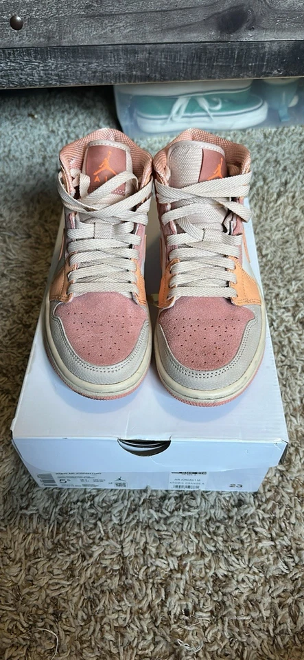 Tênis Nike Air Jordan 1 médio 'damasco' 2020 tamanho 5,5w - Imagem 3 de 4