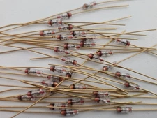 Zener Diode 1N756A Motorola DO-204AH | glass body, gold leads | V regulator NOS