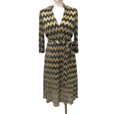 alice and olivia silver wrap dress New York Alice + Olivia Silver Sequin Wrap Midi Dress Size 8