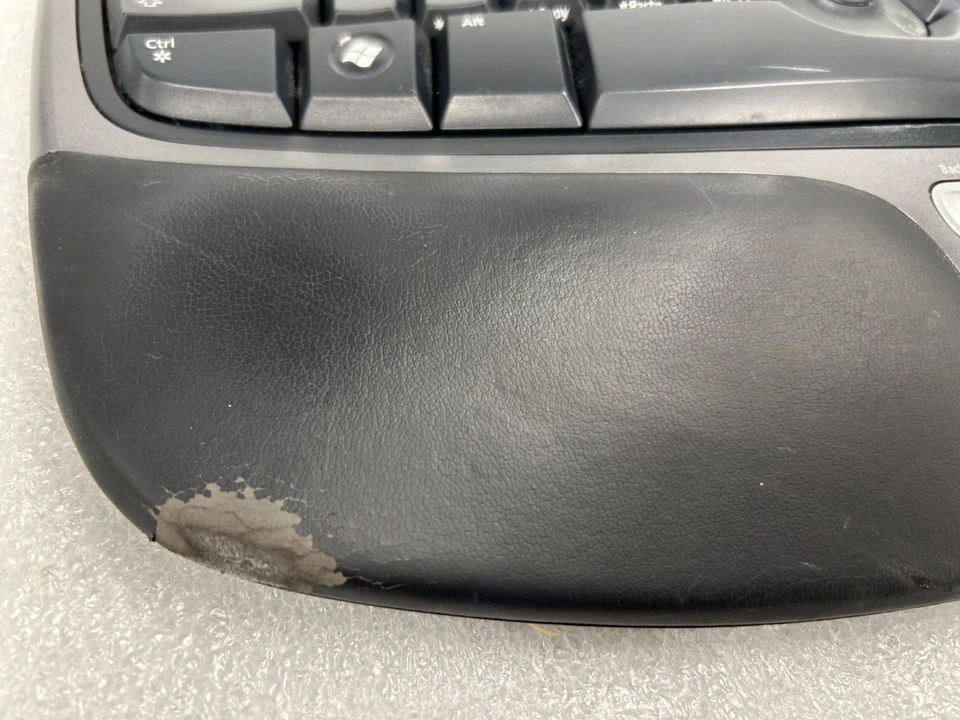 USED Microsoft Natural Ergonomic Keyboard 4000 v1.0 KU-0462 USB Wired (SEE DESC) - Image 4 of 4