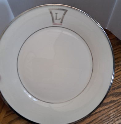 Lenox Monogram 10 3/4'' Dinner Plate ''L''