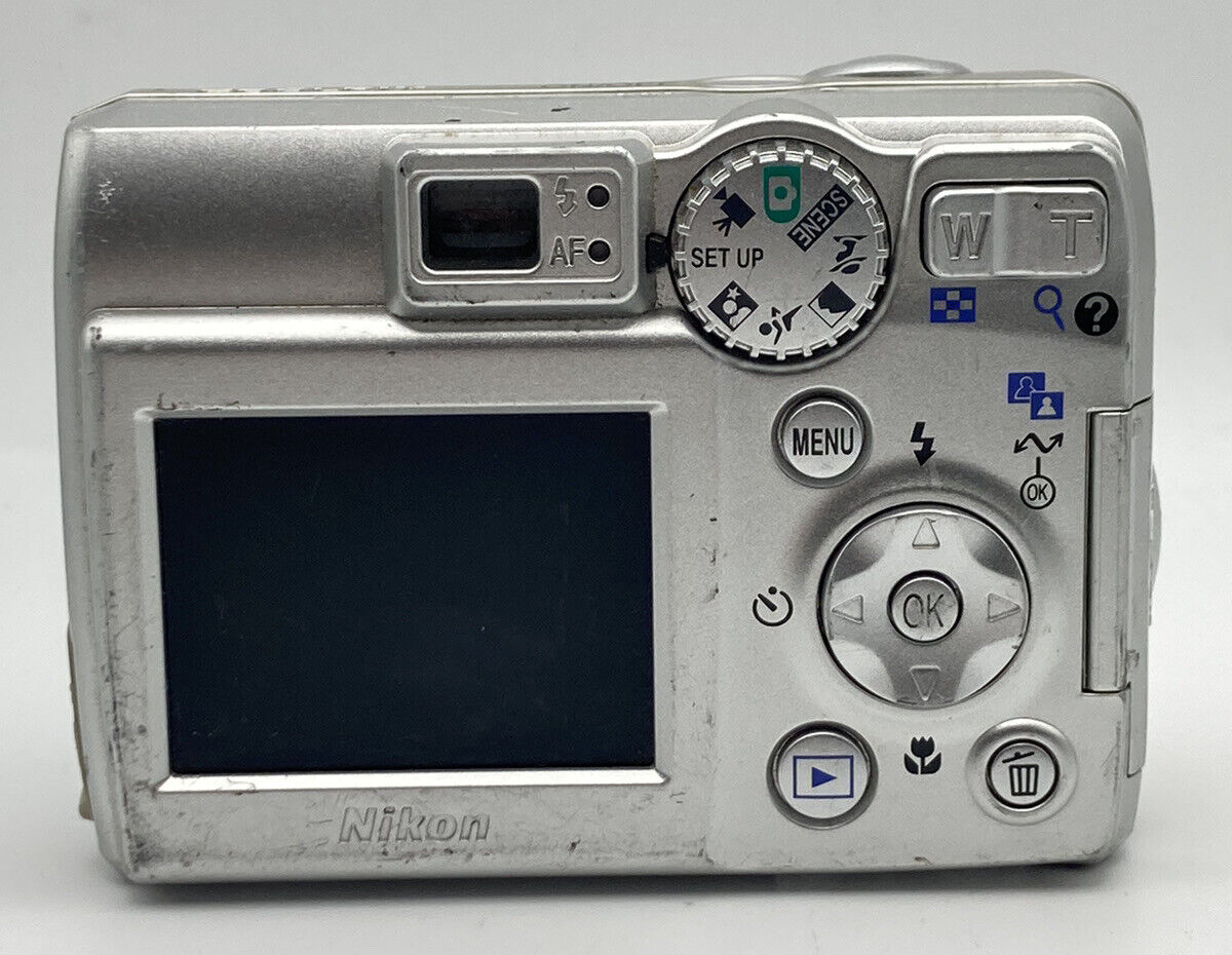 Nikon COOLPIX 4600 4.0MP Digital Camera - Silver -A Untested Nikon COOLPIX 4600 4.0MP Digital Camera - Silver -A Untested