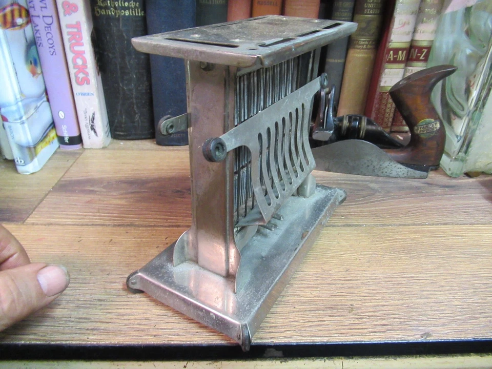 Antique Universal Toaster Landers Frary Clark Circa 1915 NO CORD ART DECO BREAD - Image 3 of 4