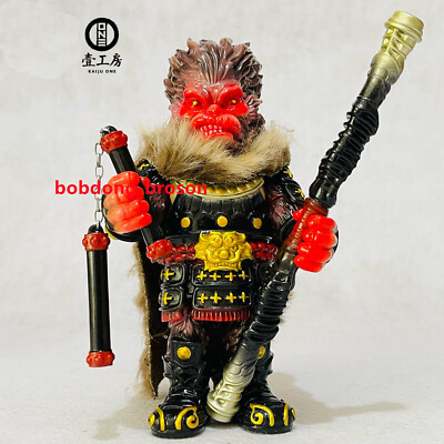 Kaiju One Monkey King Sun Sun Winter Ver H15CM Sofubi Vinyl Art
