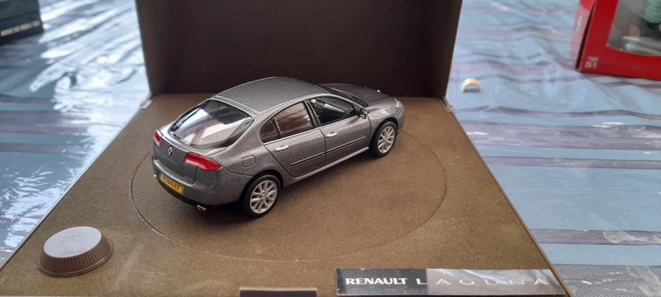 Miniature RENAULT LAGUNA au 1/43 de chez NOREV - Photo 4/4