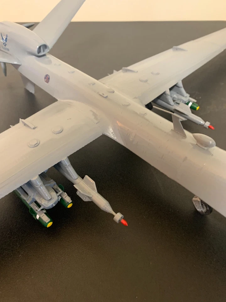 Kit impresso em 3D MQ-9 Reaper Drone escala 1:18 - Imagem 2 de 4