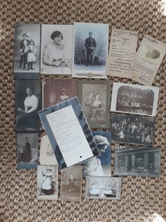 Portraitfotos Atelierfotos Familienfotos 1860 1920 Postkarten Foto ANSEHEN