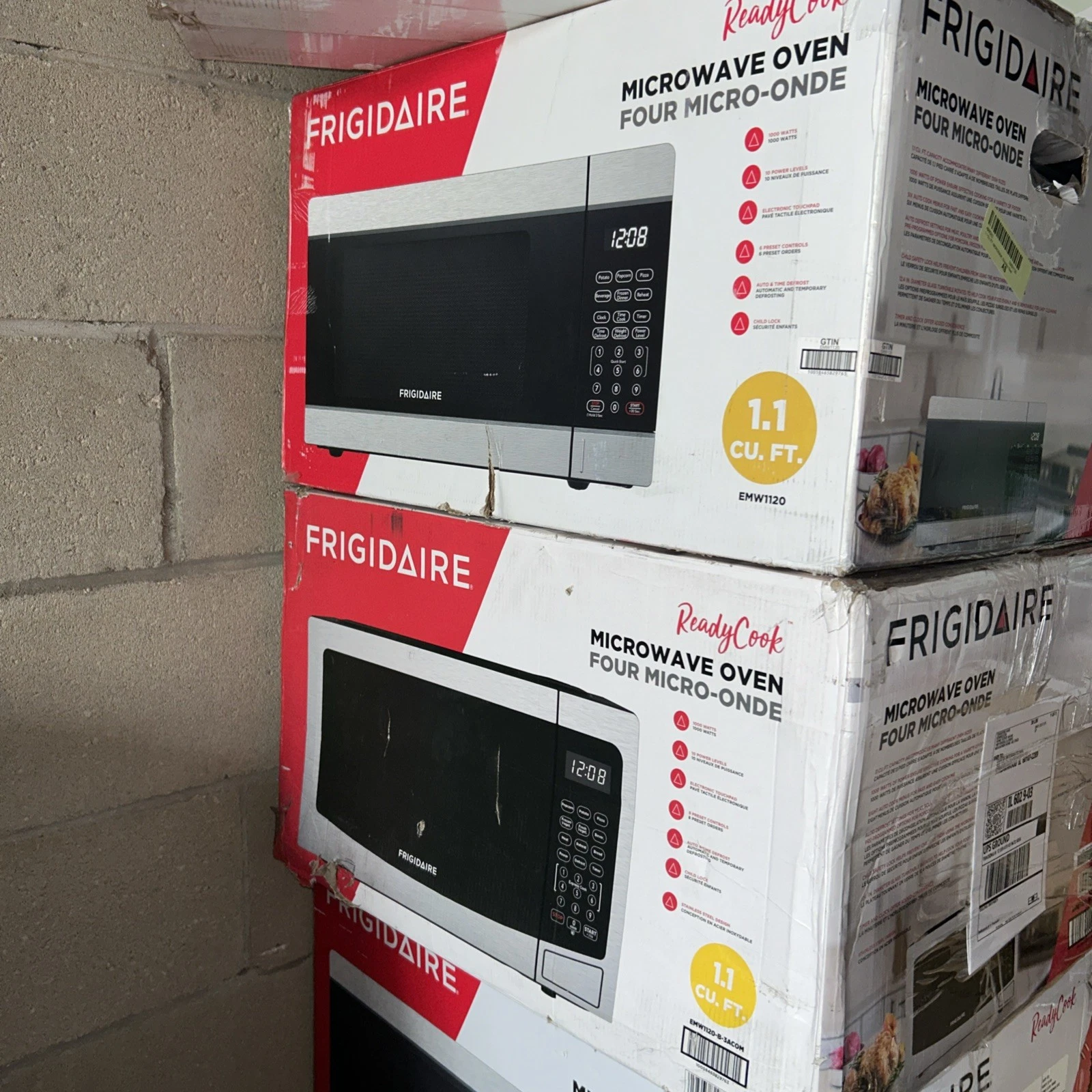 Frigidaire 1.1cu. ft. Stainless Steel 1000W Microwave with 10 Adjustable Power L
Opens in a new wind