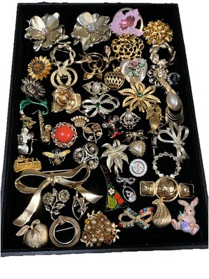 Vintage NICE Brooches / Pins Lot Wearable Some Rhinestones- 52 Brooches AS IS