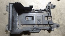 VW Golf V 1K/1KP/5M/1KM Batterie- Träger, Aufnahme 1K0 915 333 77 KW geprüft
