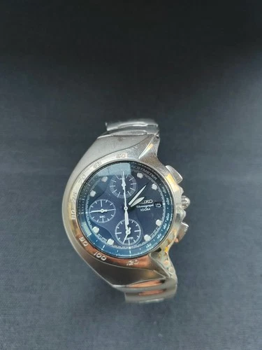 Seiko Asymmetrical 7t62-0AM0 Rare Vintage Quartz Chronograph Wristwatch
