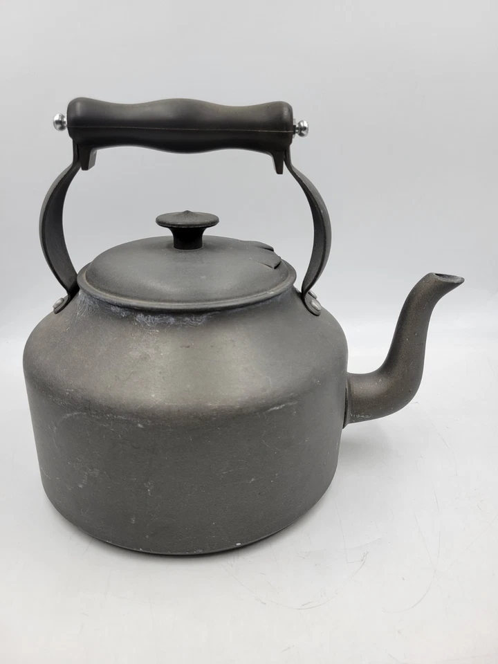 Tetera anodizada Calphalon de colección 2 cuartos gris oscuro hecha en EE. UU. en Irlanda LEER Foto 3 de 4