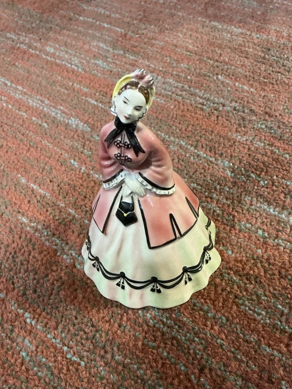 Vintage LADY CALLER Figurine by Peggy Porcher GOLDCREST CERAMICS #1159 Signed 