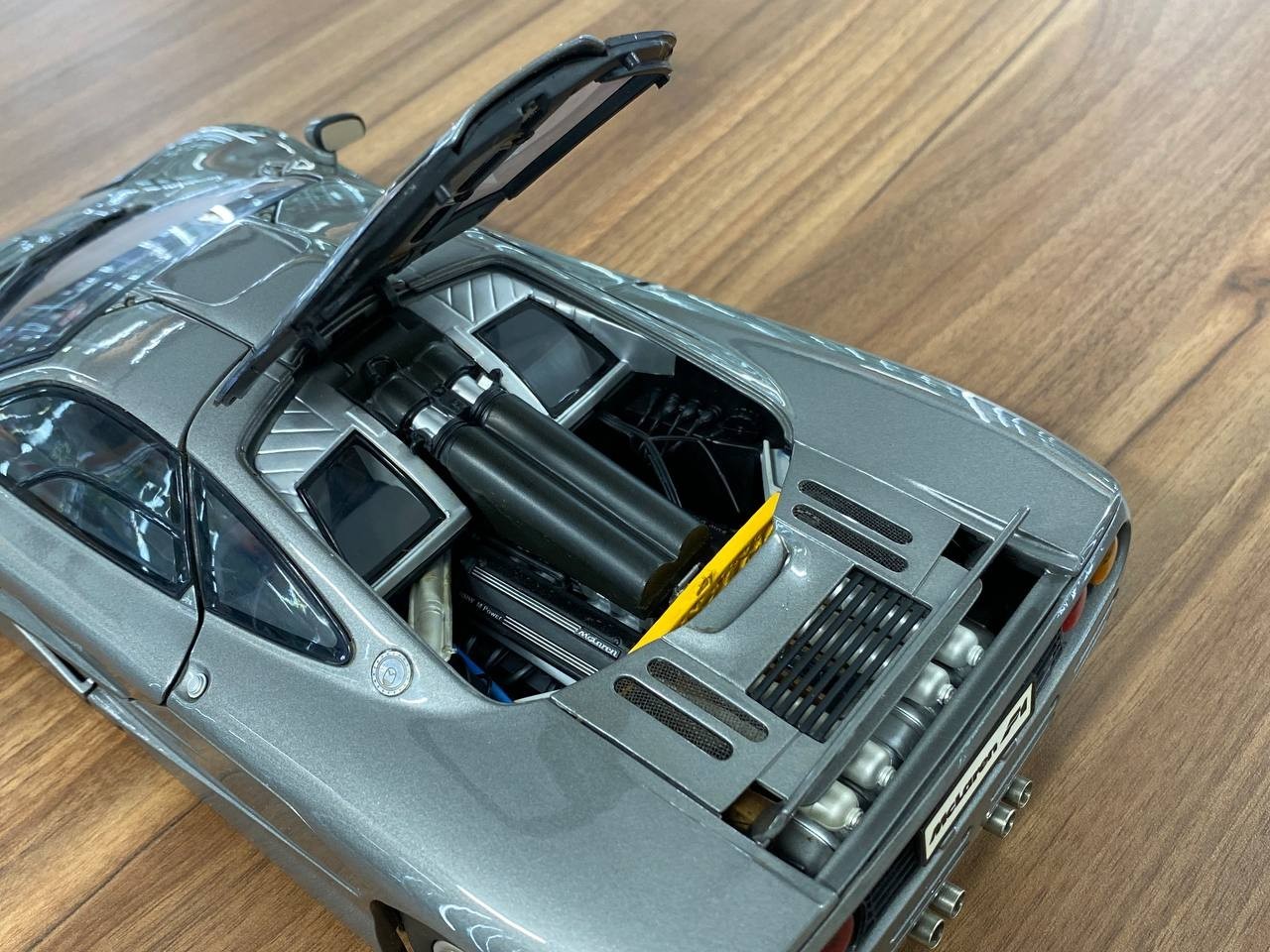 Minichamps McLaren F1 GTR - Full Opening - Grey [1/12 Diecast]