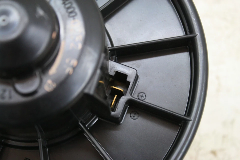 Mazda RX-8 SE Innenraumlüfter Lüftermotor Gebläsemotor 194000-0252 5F - Bild 4 von 4