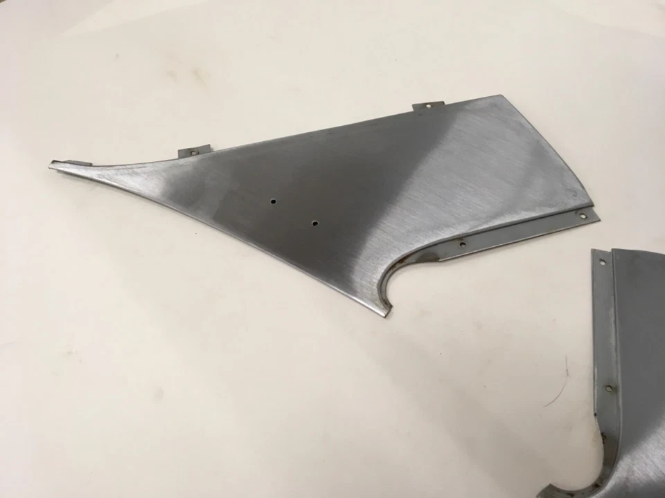 58 Cadillac Seville Deville Eldorado Biarritz techo trasero pilar moldura de acero inoxidable  Foto 2 de 4