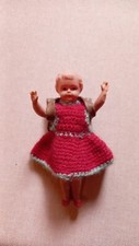 Puppenstube Puppe Mädchen mit Kleid und Schulranzen Schultasche
