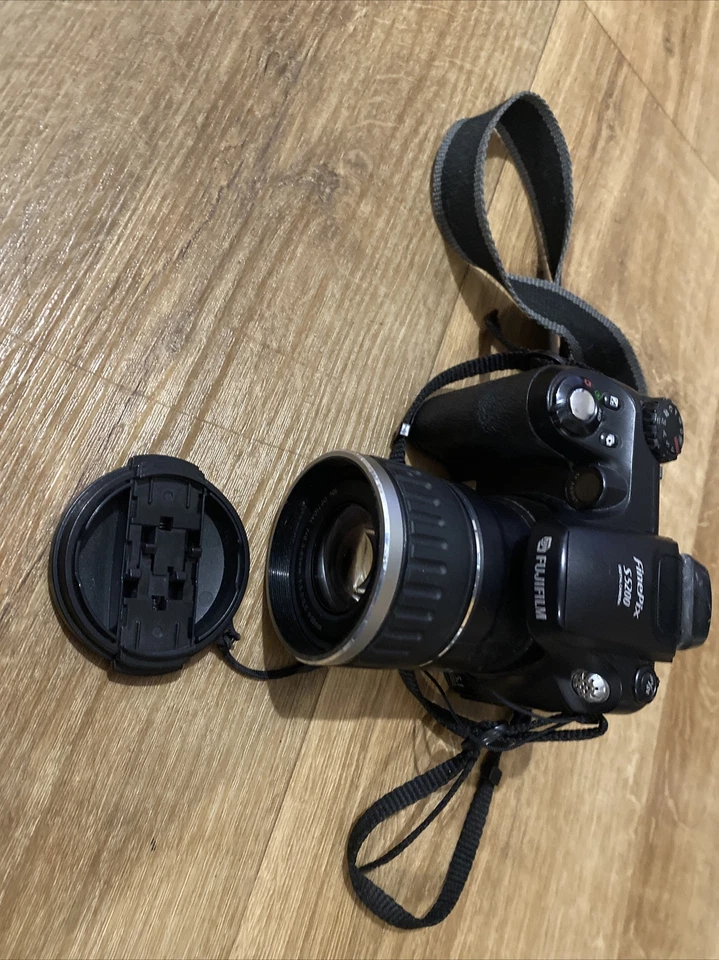 Fujifilm FinePix S Series S5200 5.1MP Digital Camera - Black, photo 4 of 5