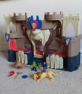 lion castle toy