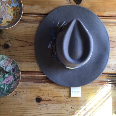 ! Rare Wyeth feather boho rancher NEW ! Rare Wyeth feather boho rancher | eBay main image 3