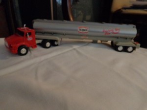 Texaco 1995 Plastic Tanker Truck & Trailer