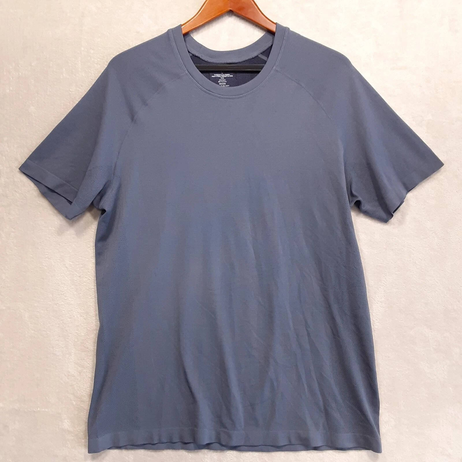 Fabletics Mens Seamless Athletic T-Shirt Sz.XL/Blue/RN134638/Athleisure/Vented