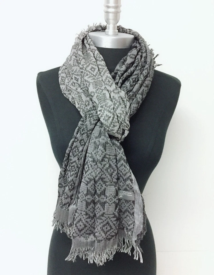 Hombres Mujeres Hilado-teñido profundo largo bufanda envolvente chal flecos borla suave gris negro Foto 2 de 4