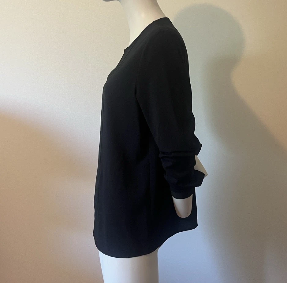 Blusa para mujer Hugo Boss azul medianoche negra manga larga talla 4 Foto 4 de 4